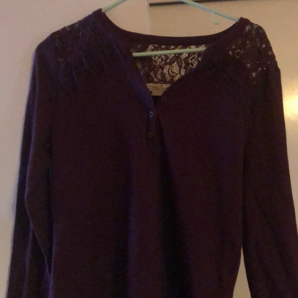 Lucky 🍀 Brand waffle top with lace